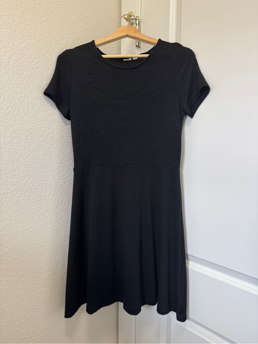 Gap Classic Black Short-Sleeve Skater Dress